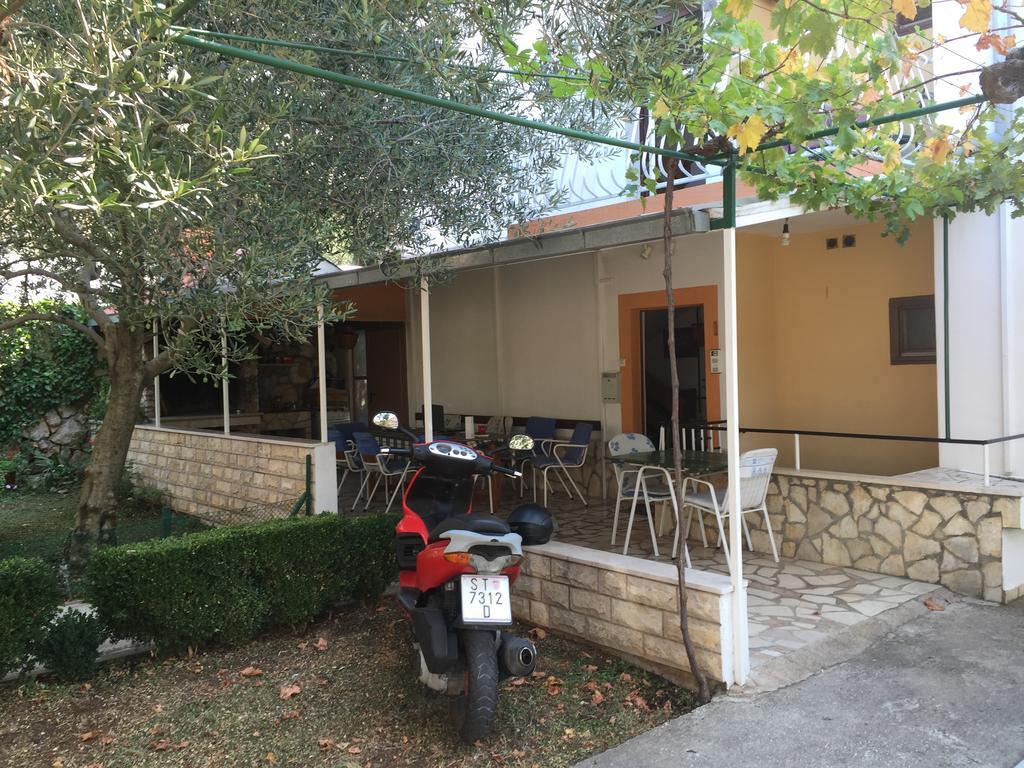 Apartments Bilic Nemira Omis Ngoại thất bức ảnh